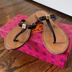 Tory Burch “Leighanne” Thong Sandals - size 8